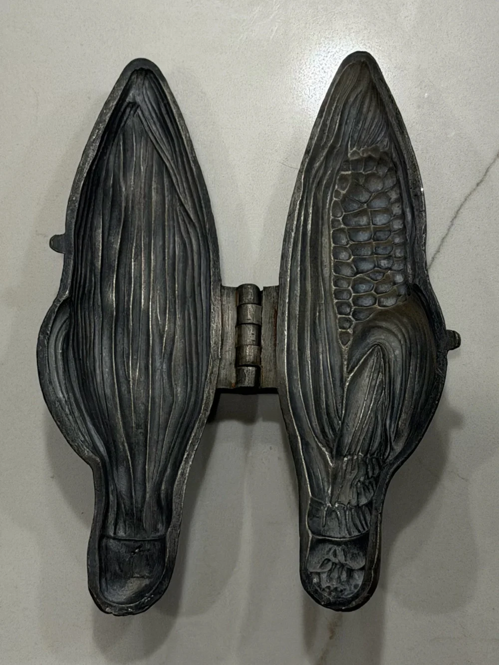 Antique Schall & Co. Pewter Ear of Corn Chocolate / Ice Cream Mold